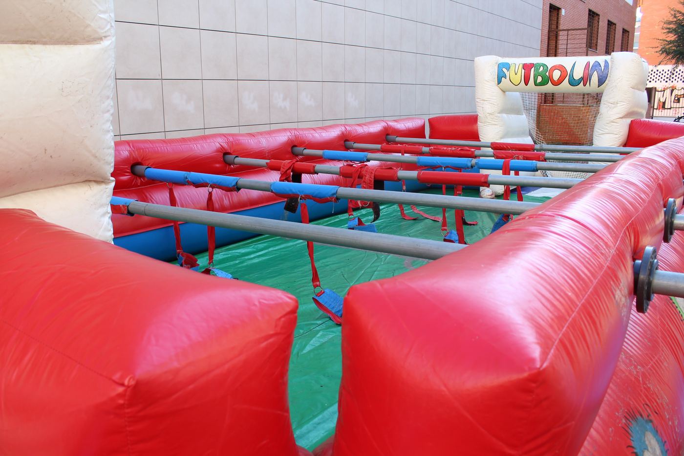 Futbolín humano hinchable para grupos